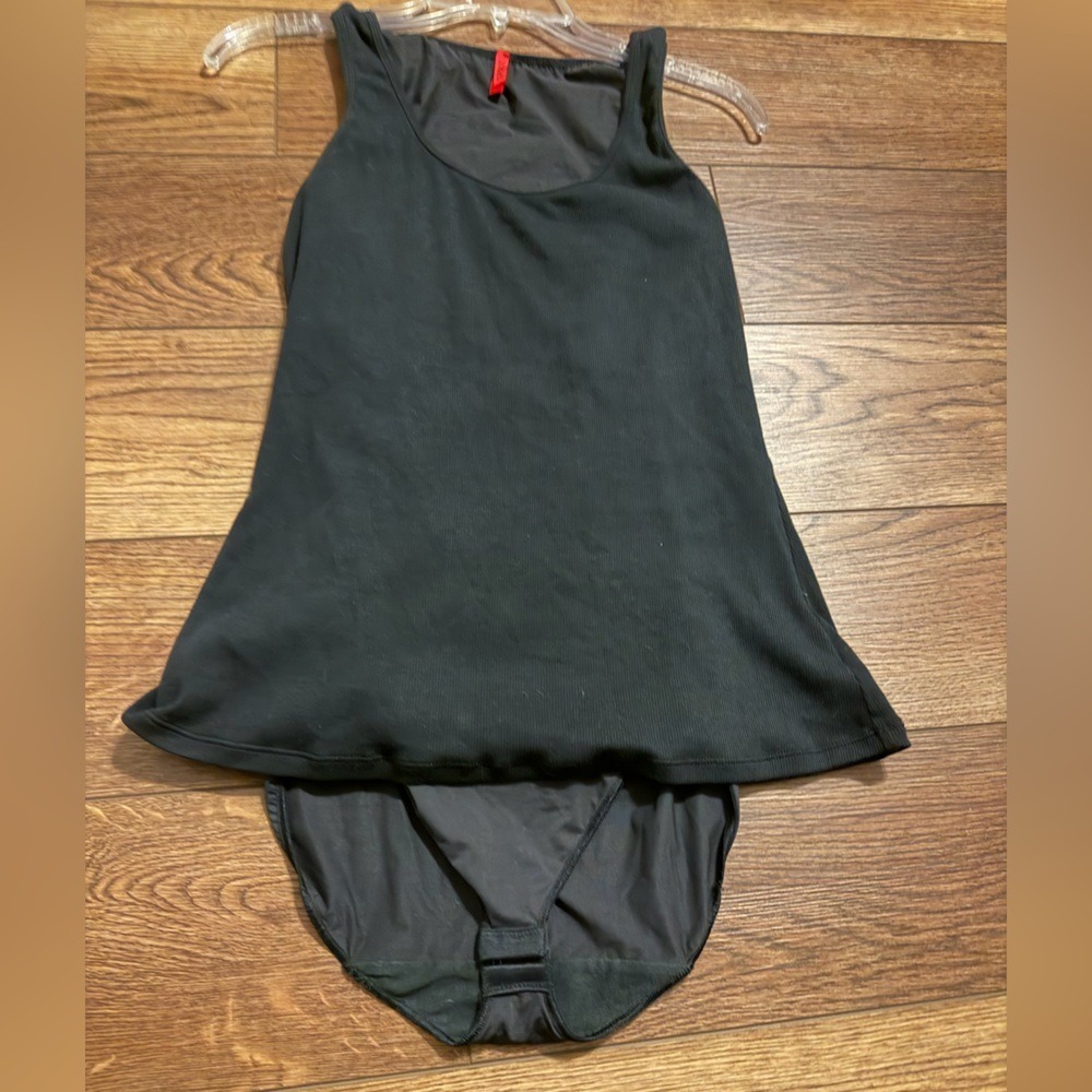 Spanx Black Ribbed Sleeveless Bodysuit Shapewear Tank Top Medium 2109/1212